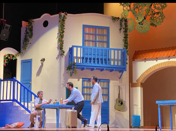 Escenografía teatral de Mamma Mia realizada por RM Diseños